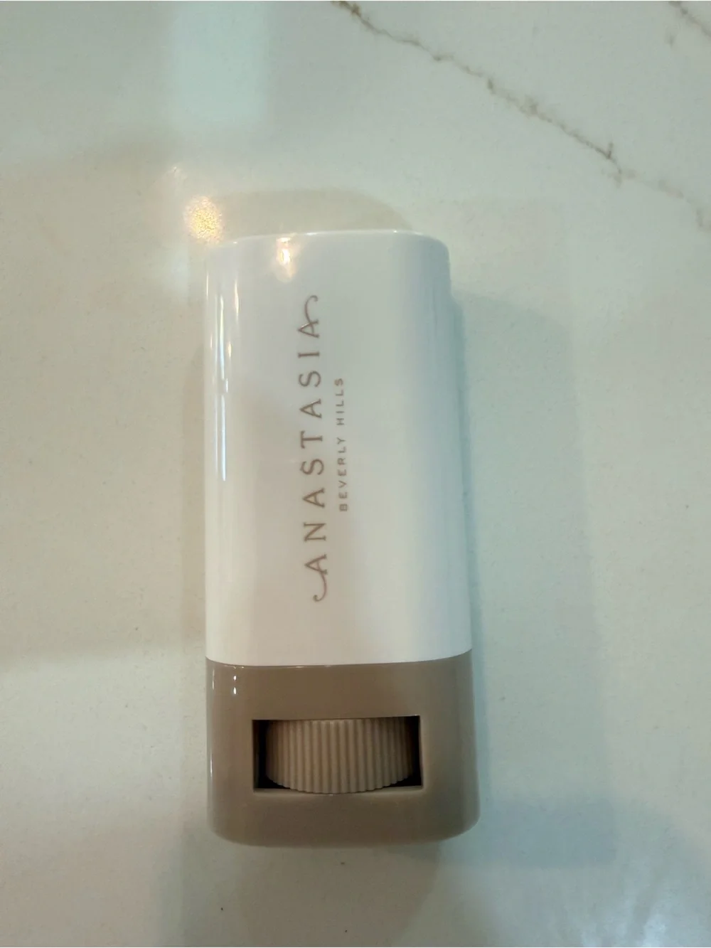 Anastasia Beauty Balm Serum Boosted Skin Tint shade 3.